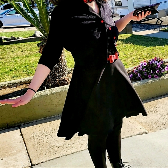 Womans Pin-Up Style Dress - Picture 4 of 5